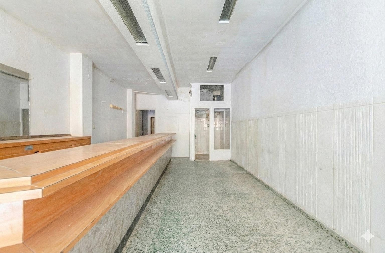  for sale commercial premise Gijón Centro 33201 Gijón 1