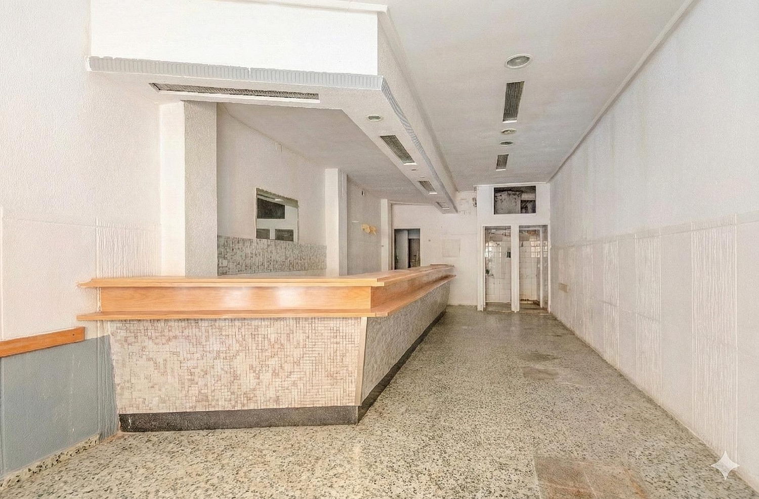  for sale commercial premise Gijón Centro 33201 Gijón 2