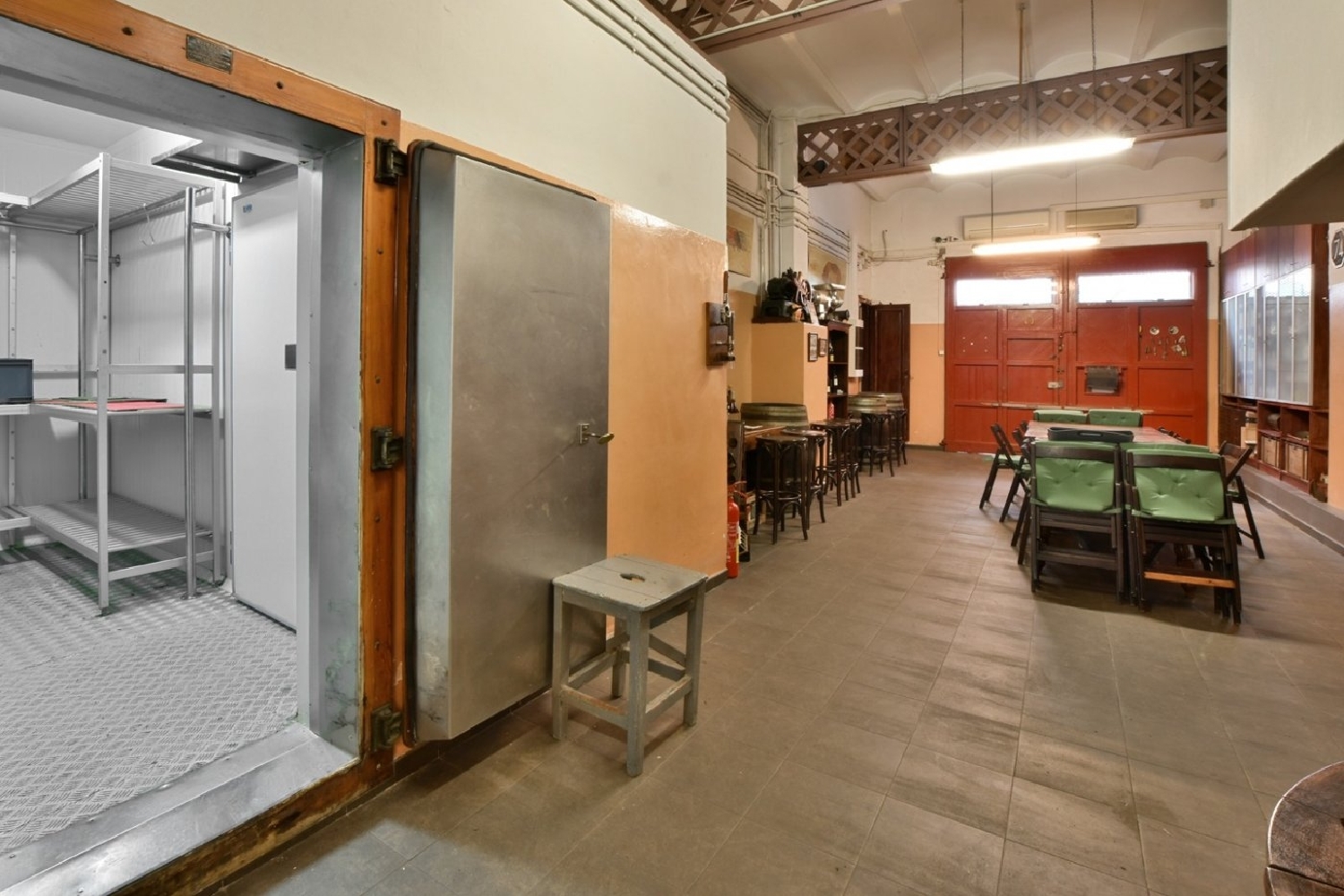  te koop bedrijfsruimte L'hospitalet De Llobregat Centre Barcelonès 8