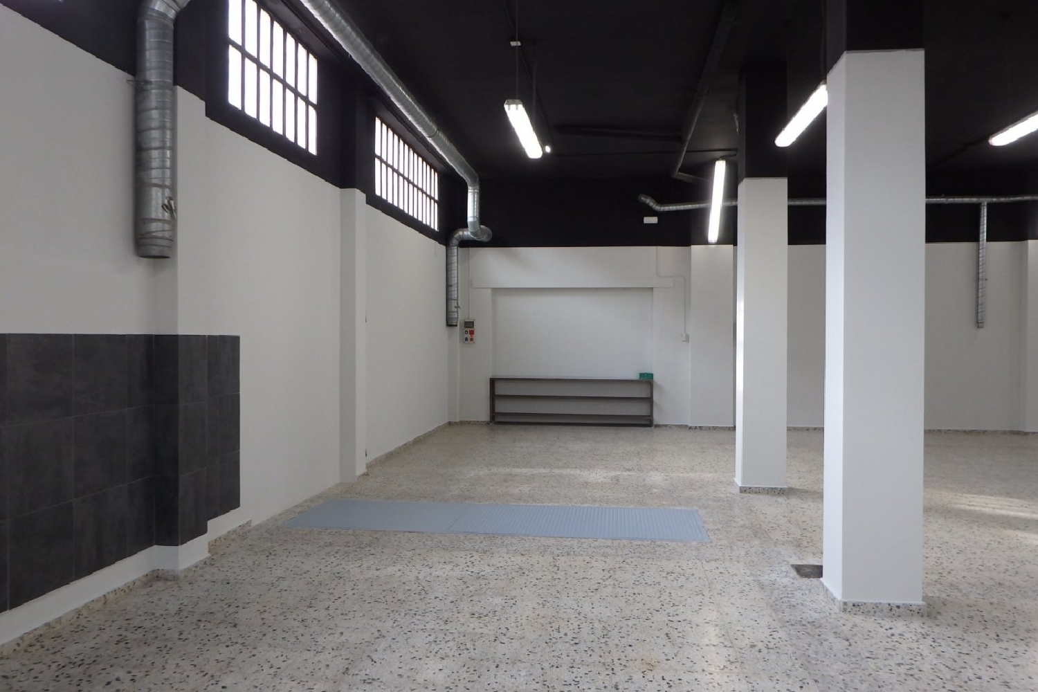 te koop bedrijfsruimte Manresa Bages 7