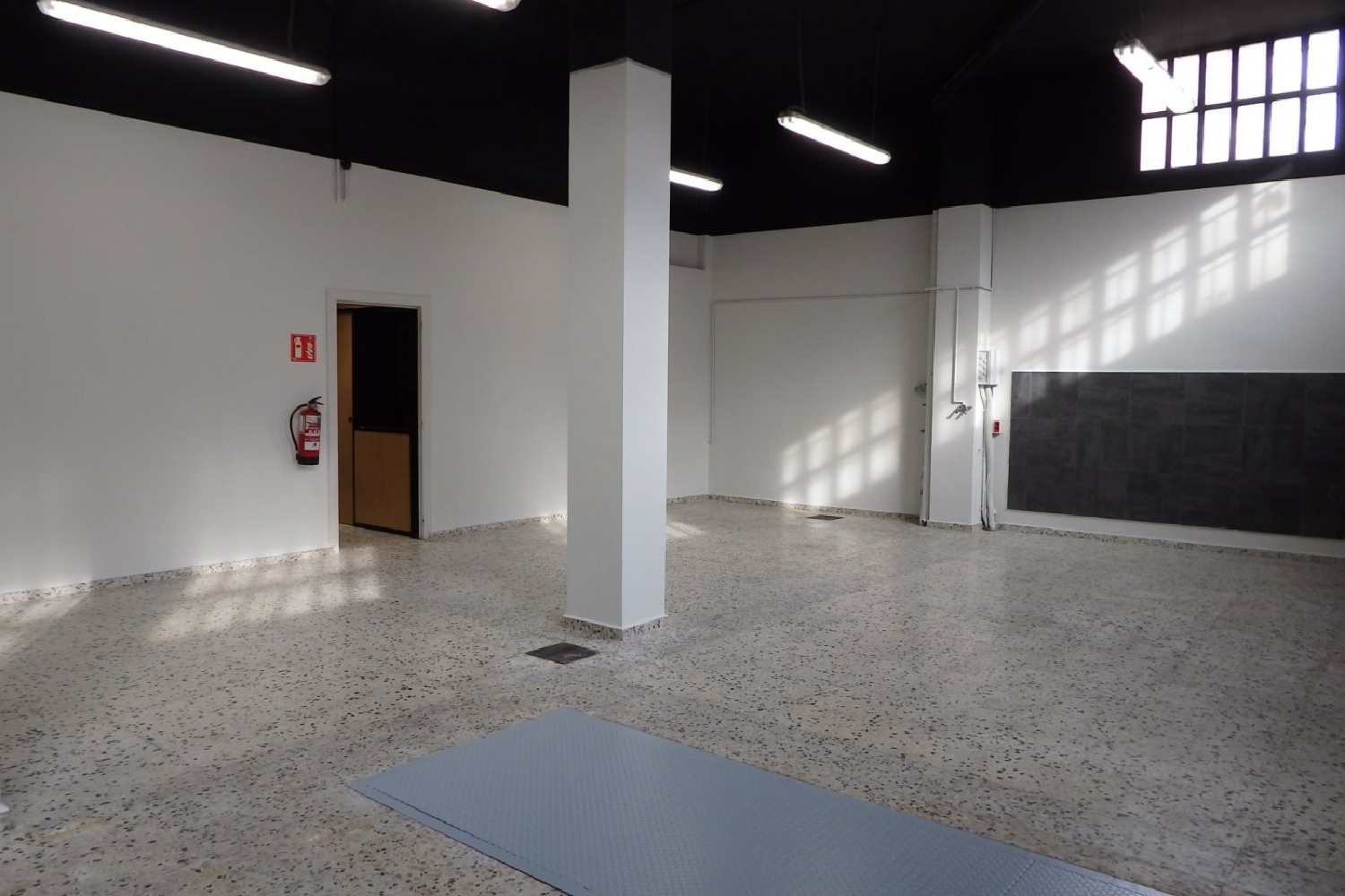 te koop bedrijfsruimte Manresa Bages 3