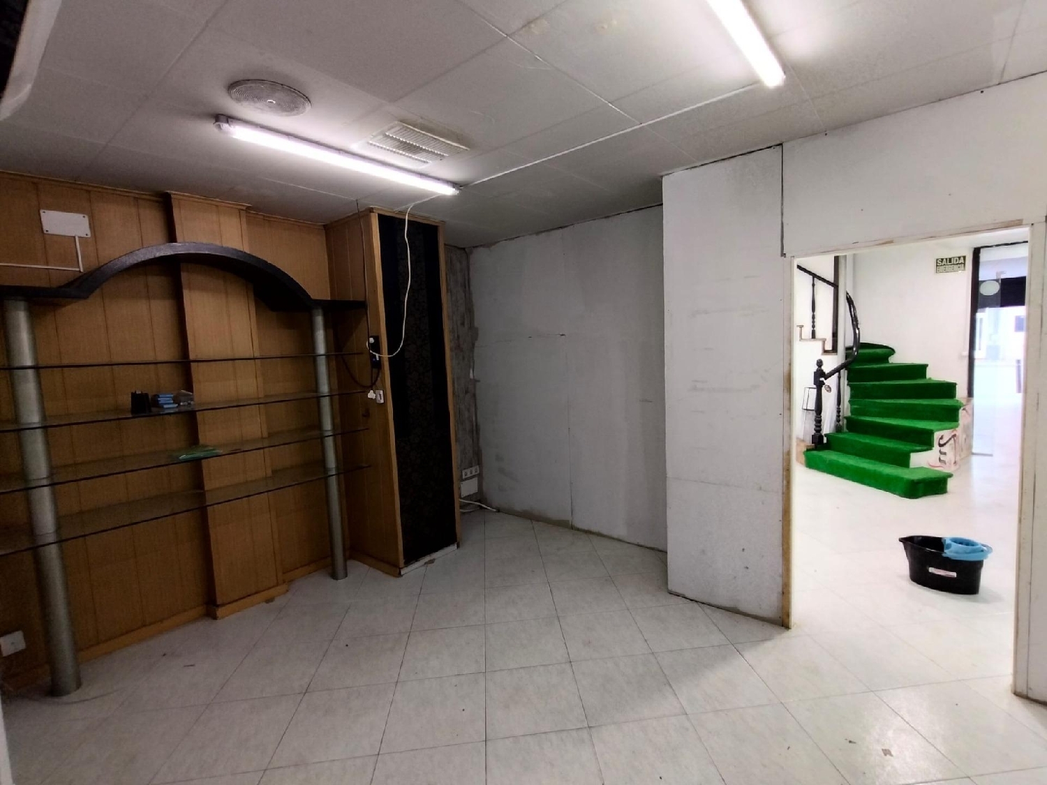 à vendre local commercial Manresa Bages 7