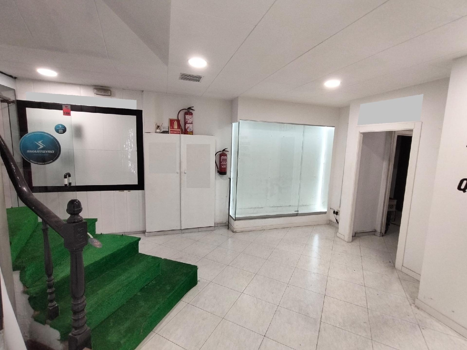 à vendre local commercial Manresa Bages 2