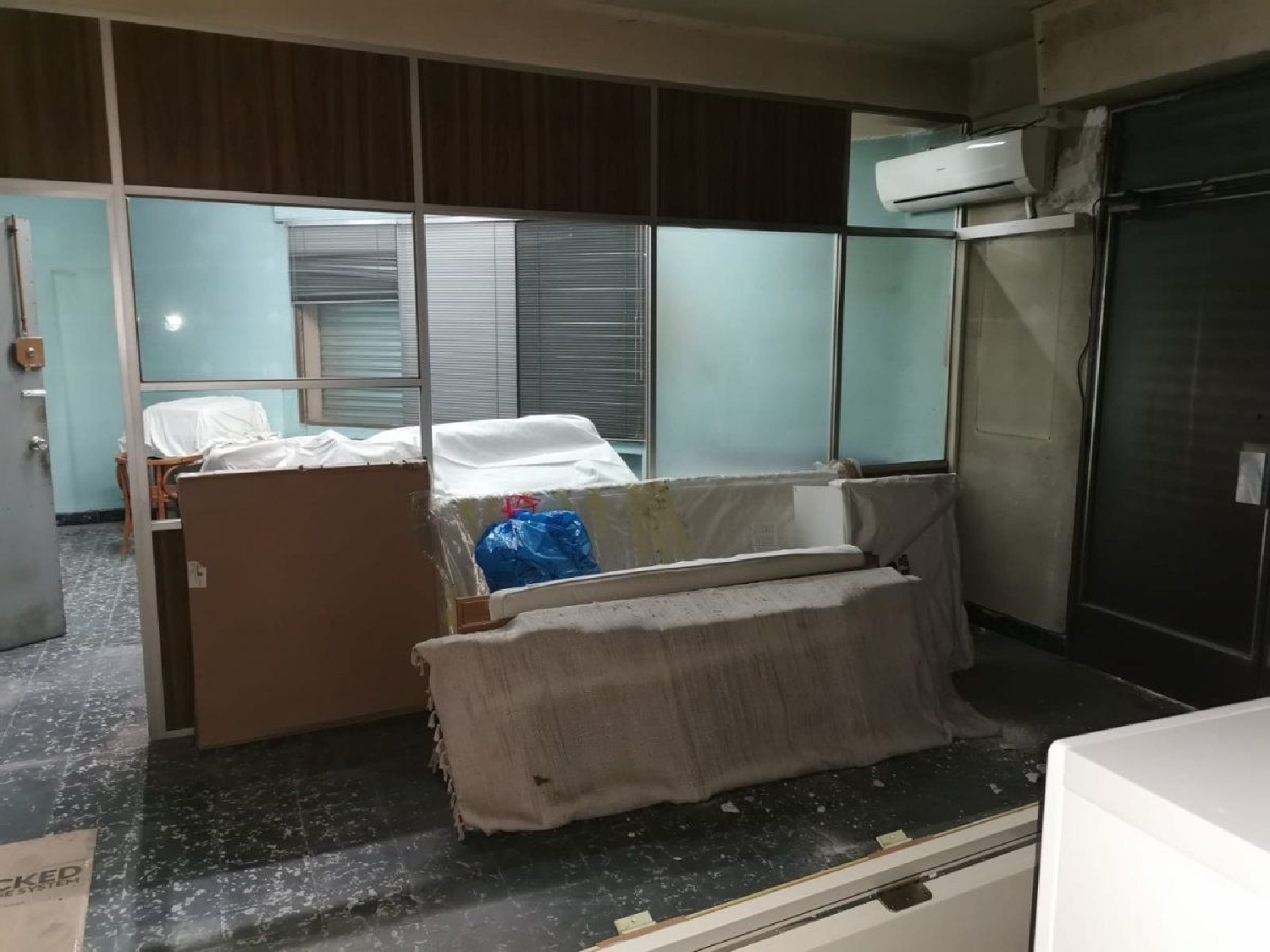 à vendre local commercial Manresa Bages 3