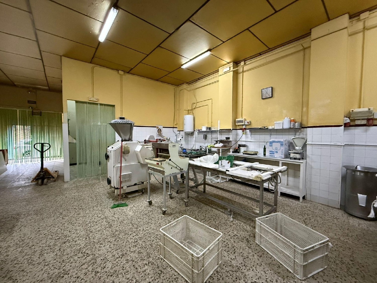  till salu lokal Pilas Aljarafe 3