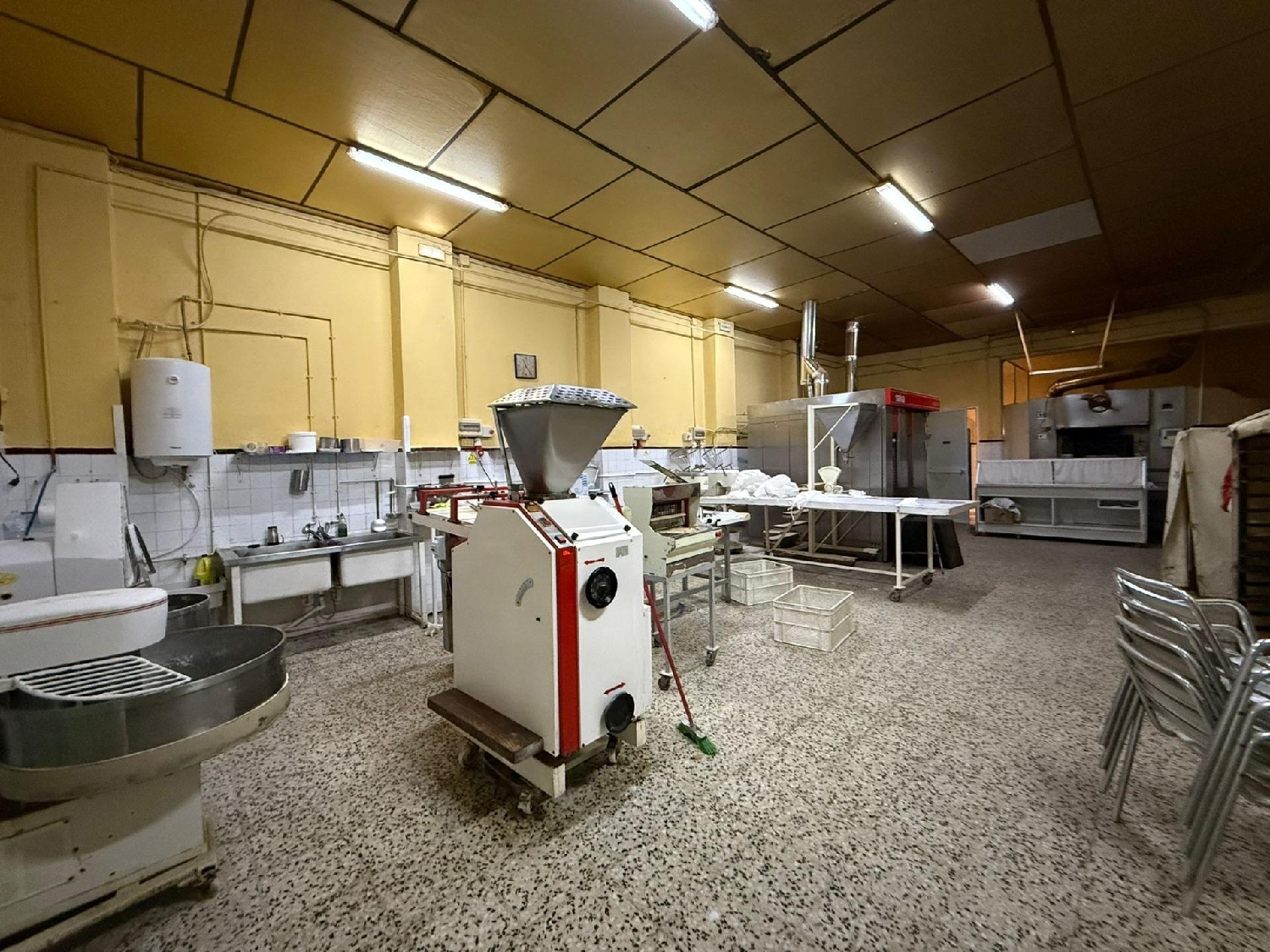  till salu lokal Pilas Aljarafe 1