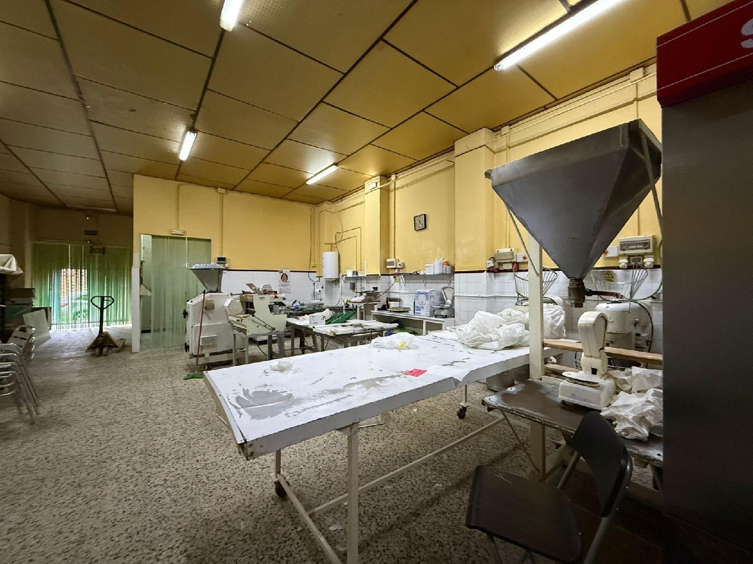  till salu lokal Pilas Aljarafe 2