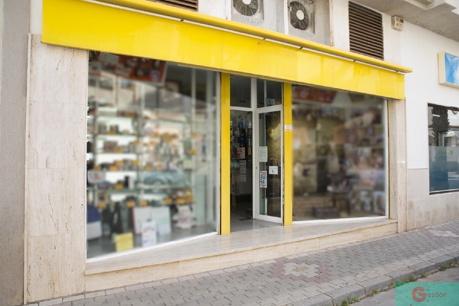  en venta local Salobreña Costa Tropical 5