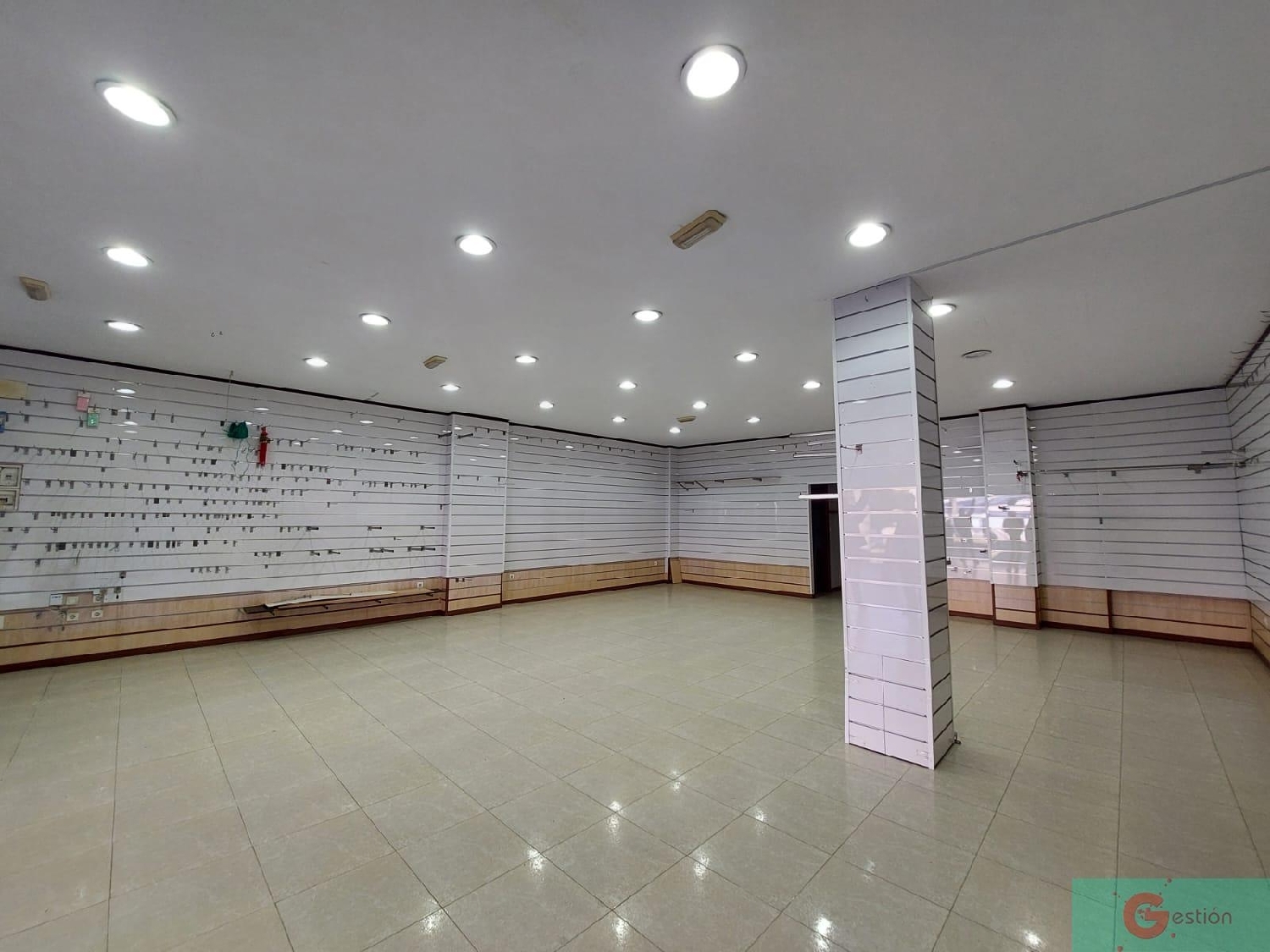  en venta local Salobreña Costa Tropical 5