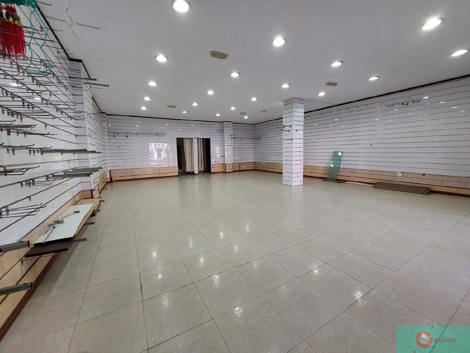  en venta local Salobreña Costa Tropical 1