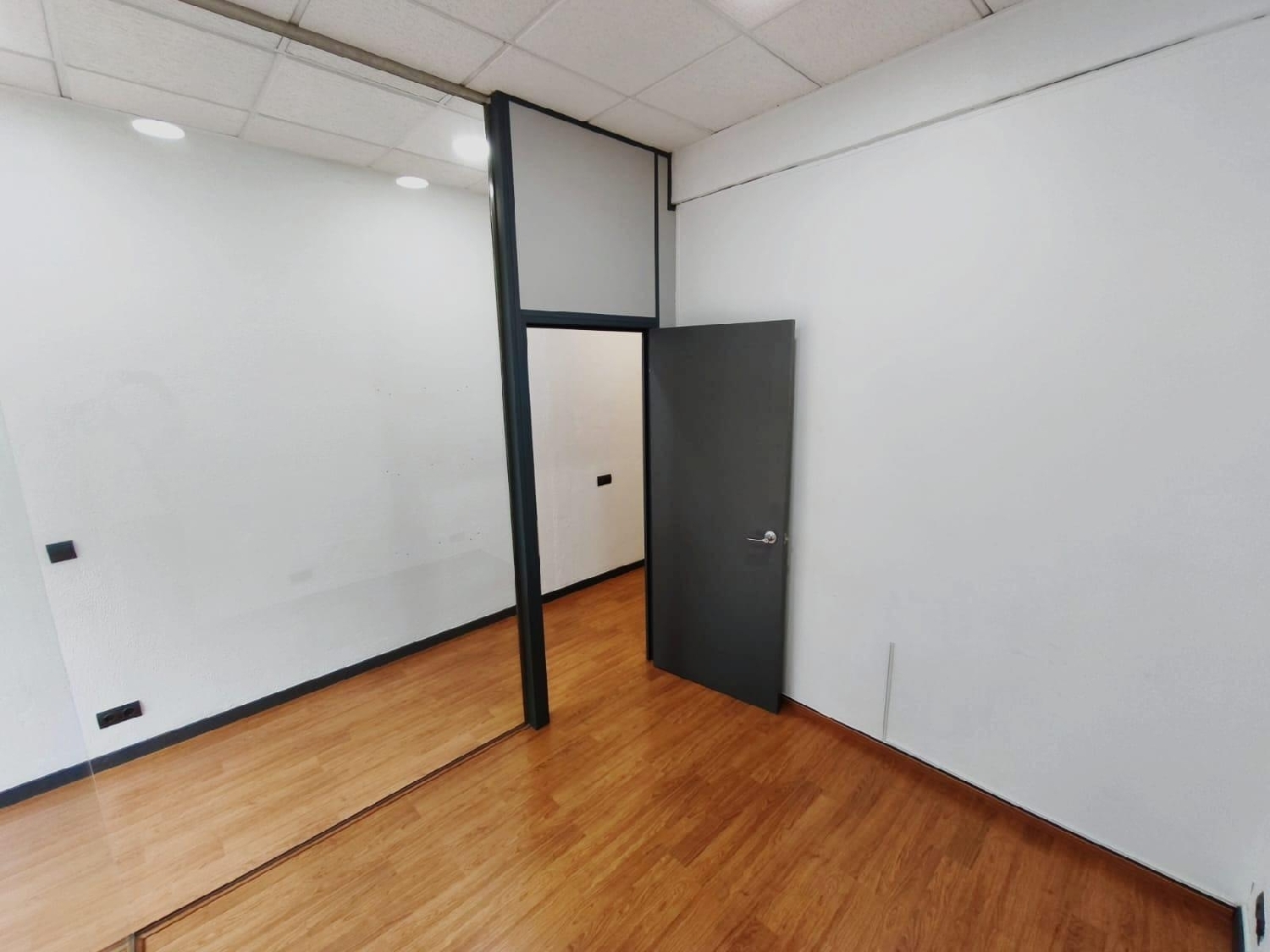  till salu lokal Sevilla La Nueva Sur 4