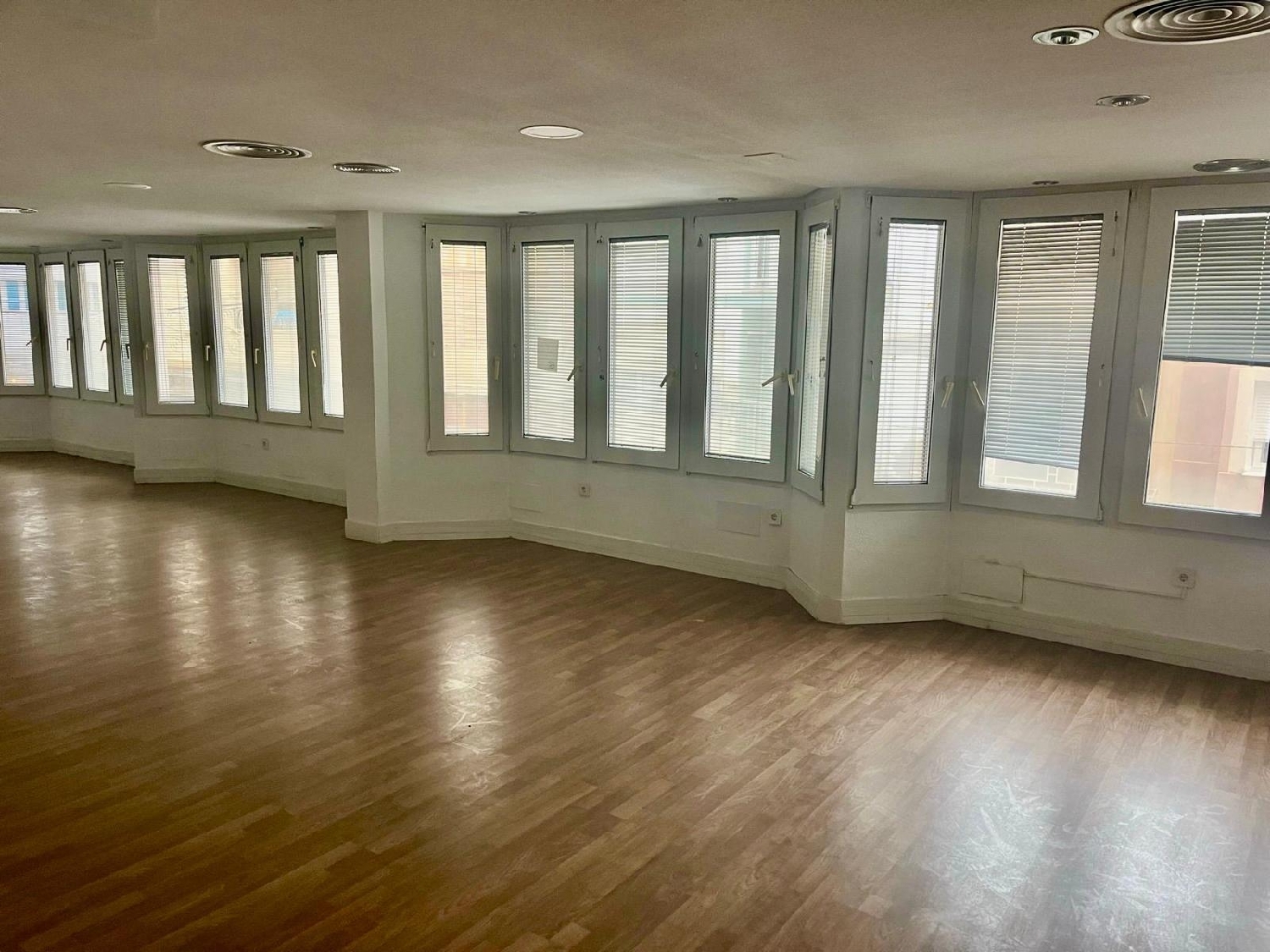  for sale commercial premise Torrevieja Baix Segura 1