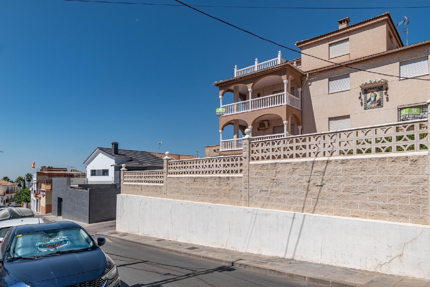 te koop twee-onder-een-kapwoning Jun Vega De Granada 3