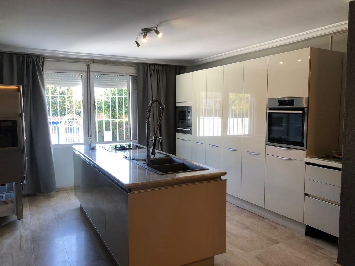  te koop twee-onder-een-kapwoning Montequinto Metropolitana De Sevilla 3