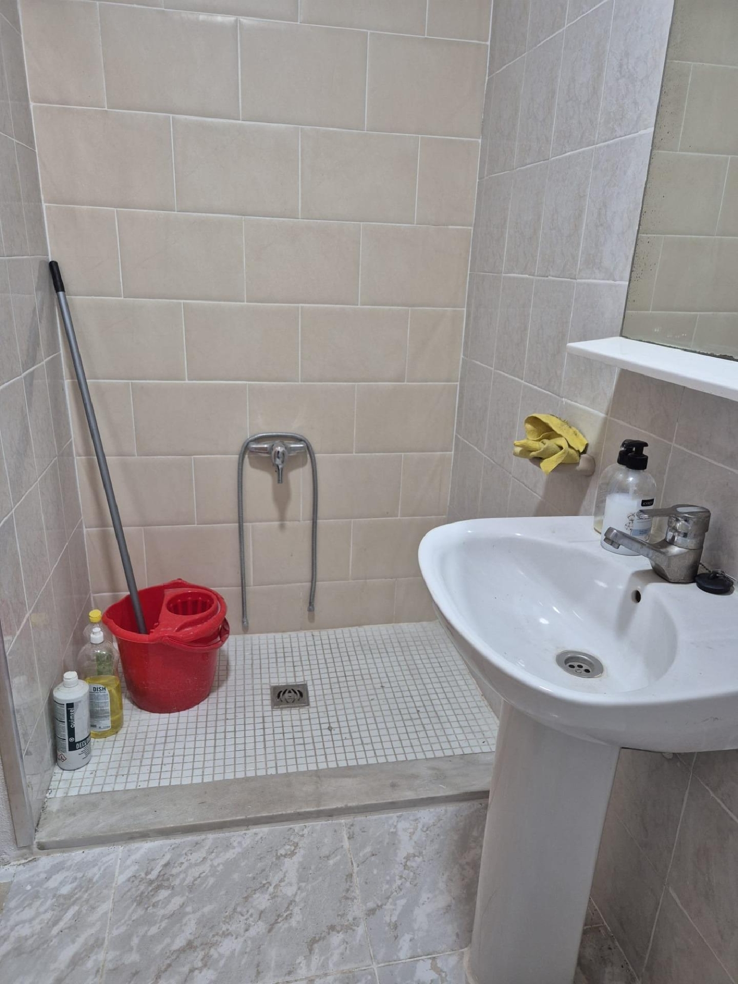  till salu butik Camp De Lliria Camp De Túria 7