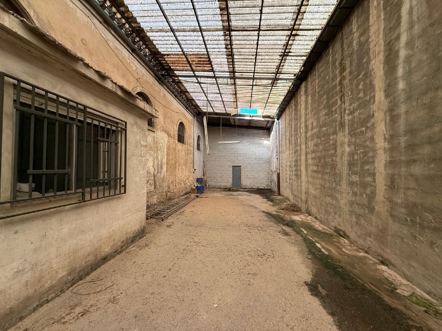  for sale shop Carcaixent Ribera Alta 7