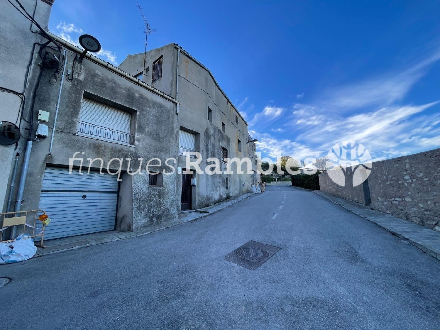  à vendre maison de ville Montmaneu Anoia 2