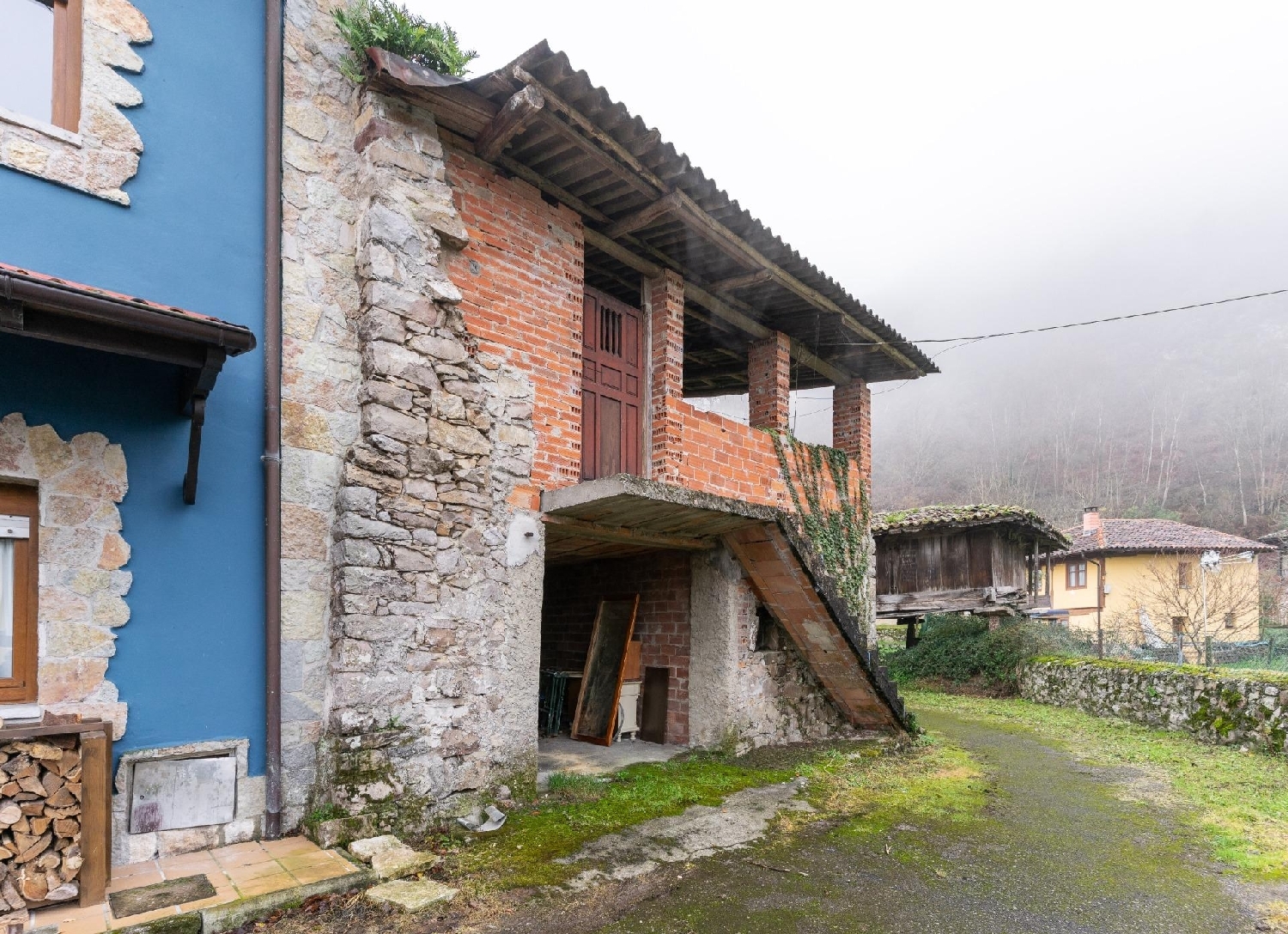  for sale terraced house Parres Oriente 3