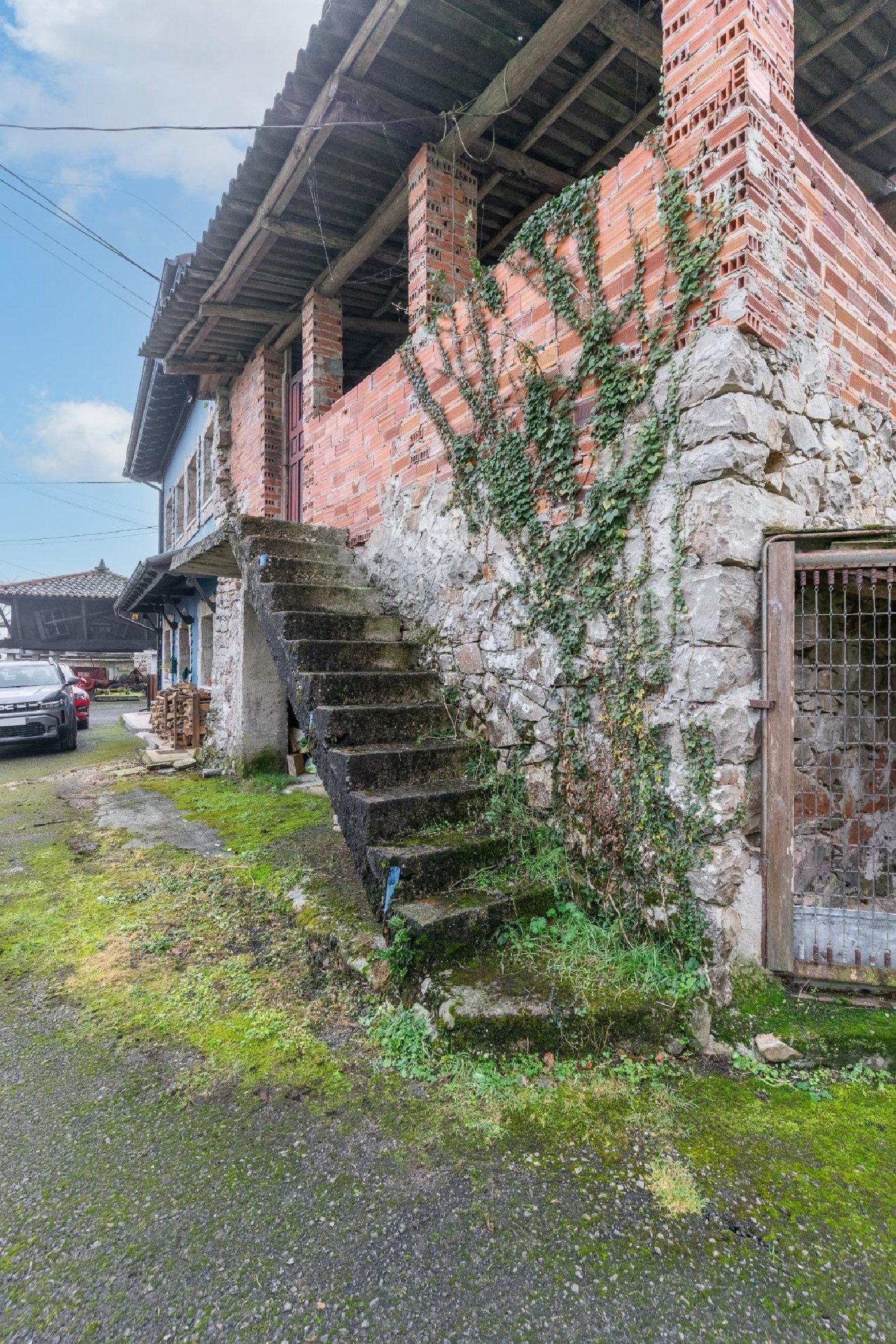  for sale terraced house Parres Oriente 7