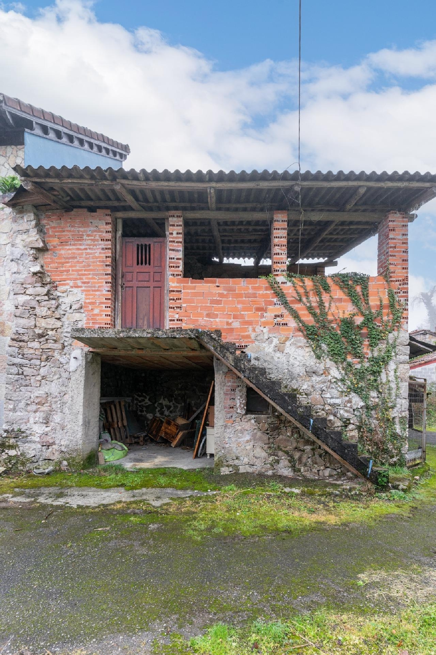  for sale terraced house Parres Oriente 2