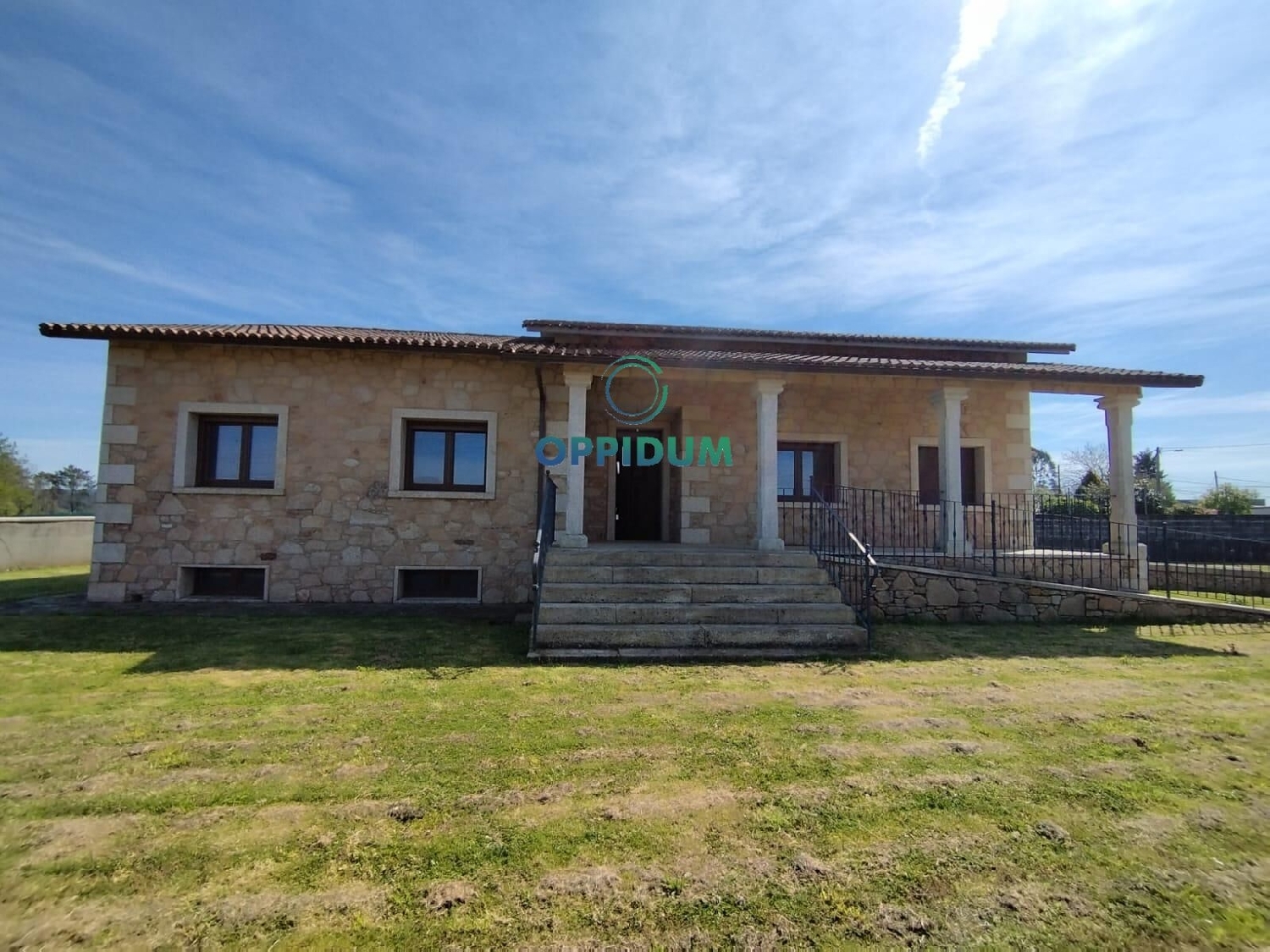  for sale villa Cambre Bergantiños 1