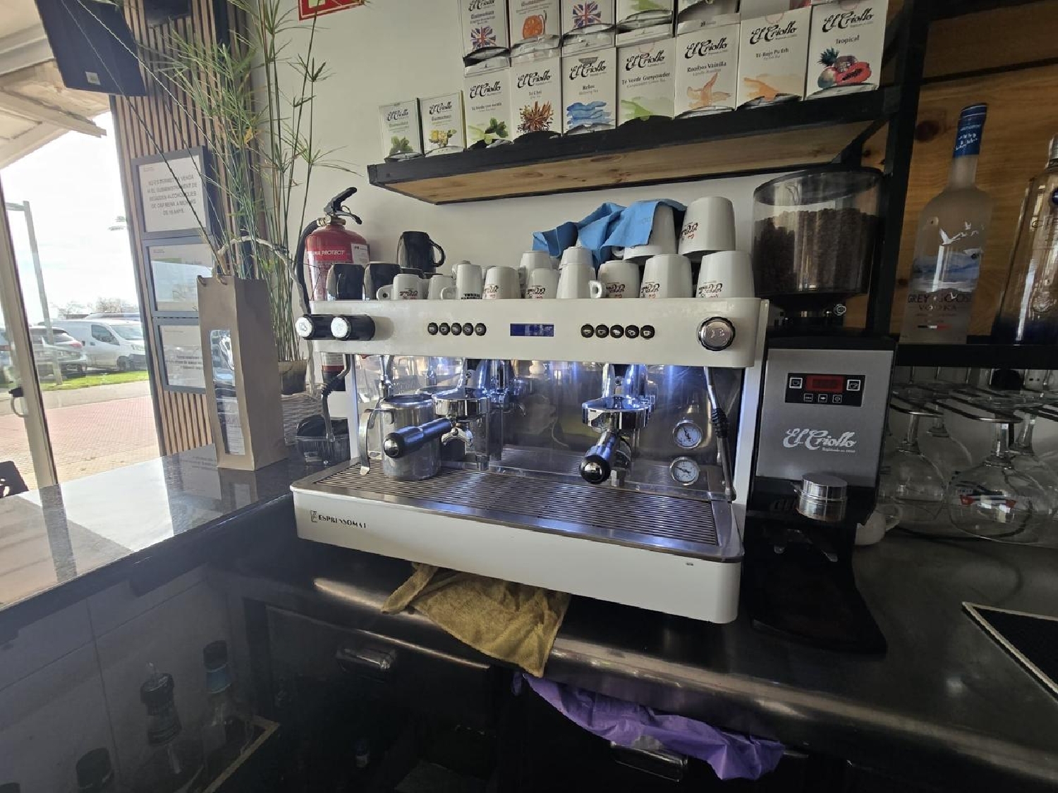  te koop bedrijfsruimte/ kantoor Empuriabrava Alt Empordà 9