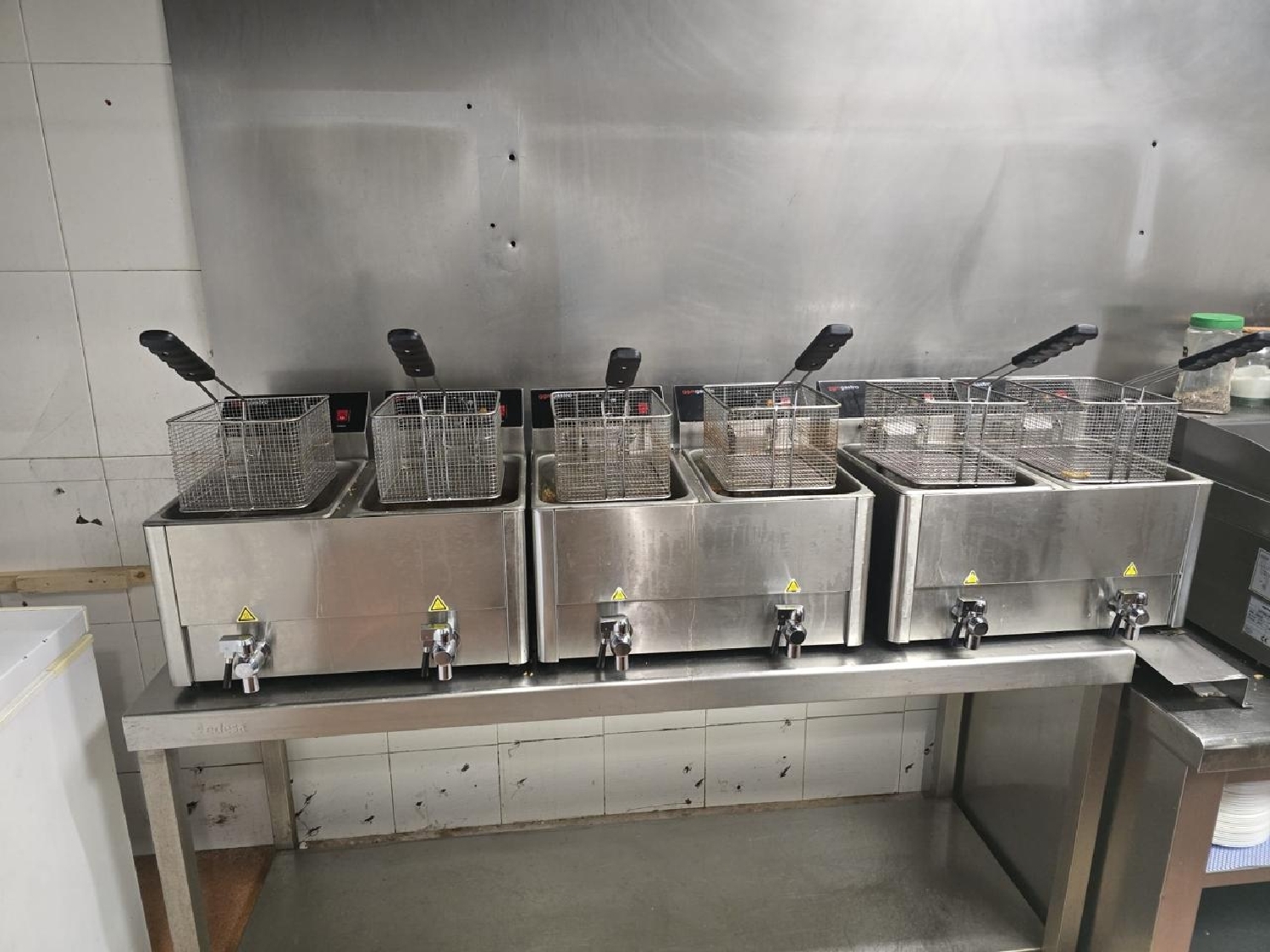  te koop bedrijfsruimte/ kantoor Empuriabrava Alt Empordà 14