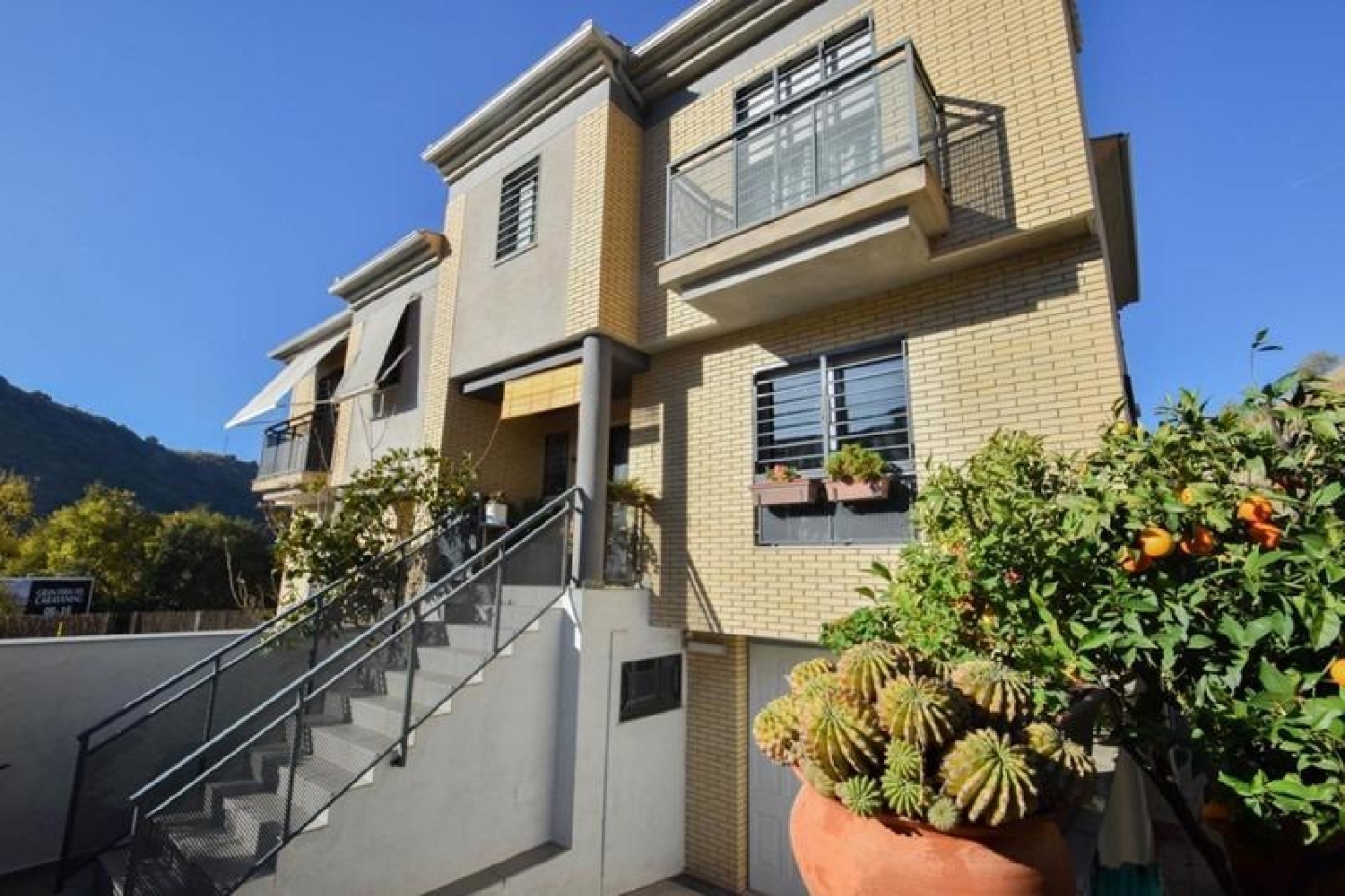 till salu hus Barrio De Granada Alacantí 1