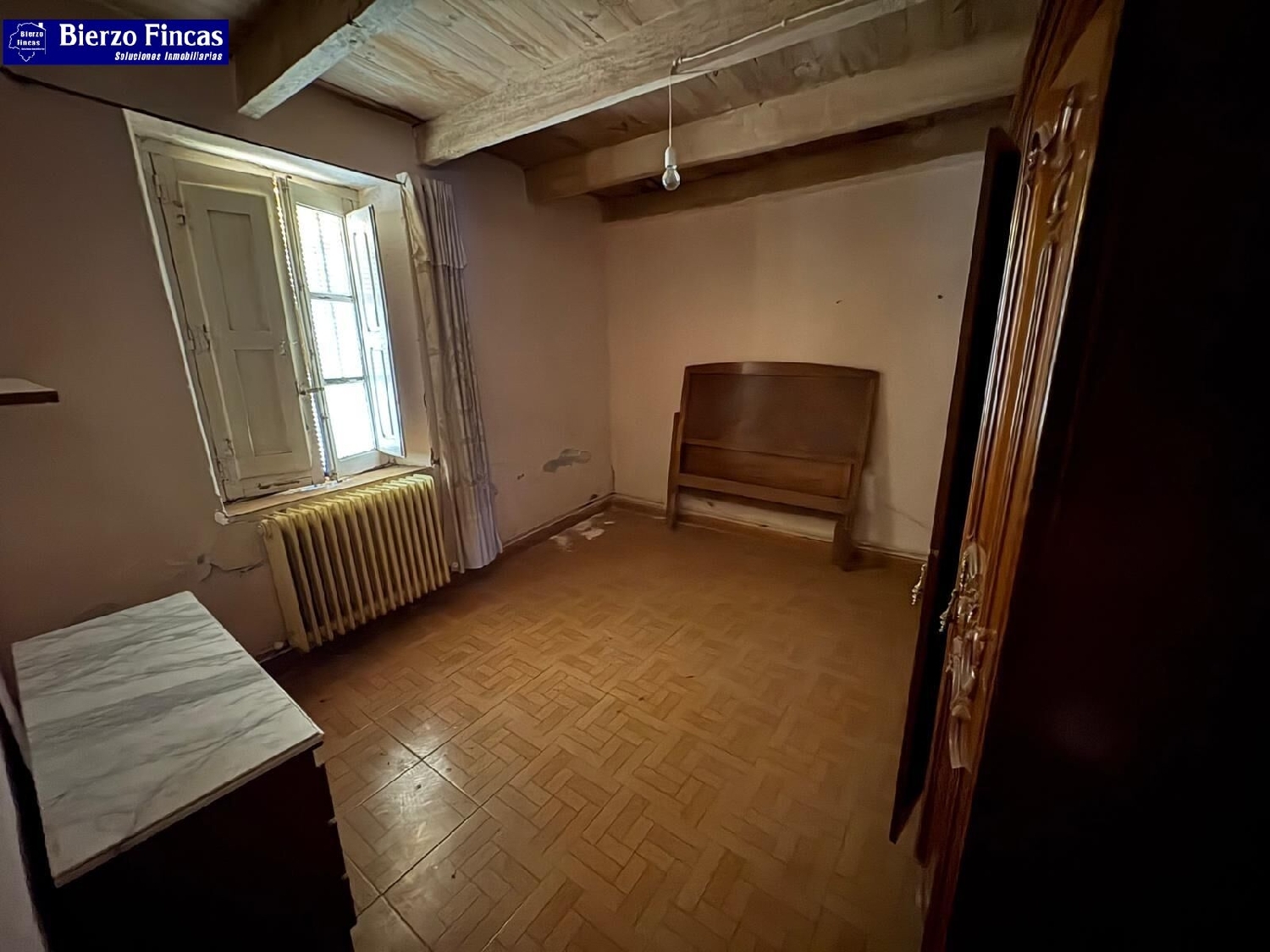  for sale house Santas Martas León 3