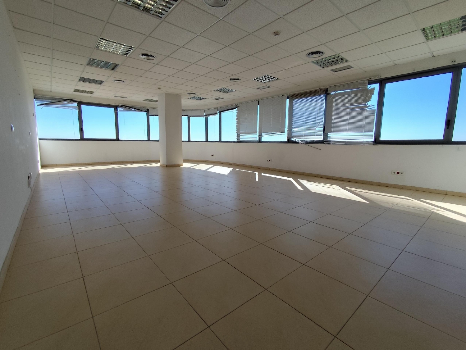  te koop kantoor Sevilla La Nueva Sur 1