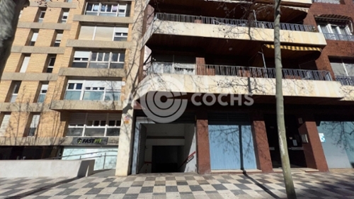 Barriada Les Tres Creus Bages parkeerplaats foto 6351875