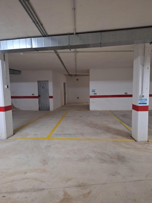 Castrillo De Murcia Odra-Pisuerga parkering foto 6345876