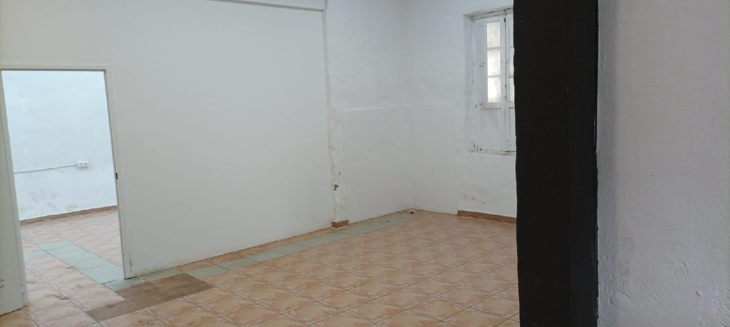  te koop bedrijfsruimte Alicante Centro 03001 Alacantí 2