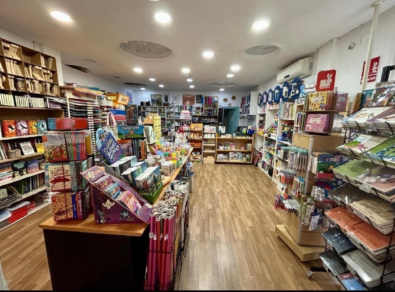  te koop bedrijfsruimte Armilla Vega De Granada 1