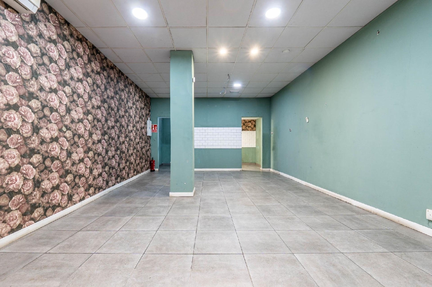 en venta local Armilla Vega De Granada 4