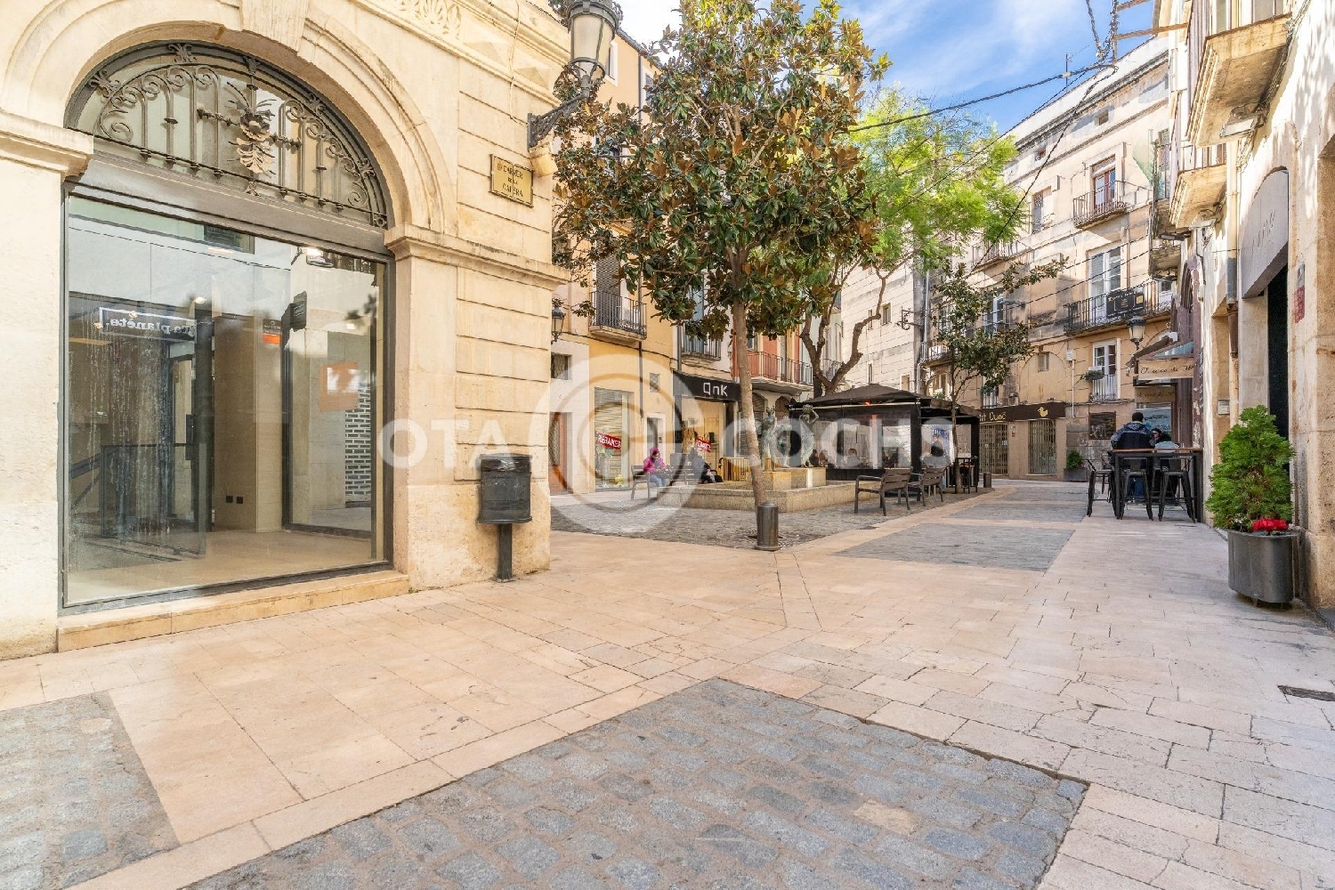  te koop bedrijfsruimte Barriada Les Tres Creus Bages 3