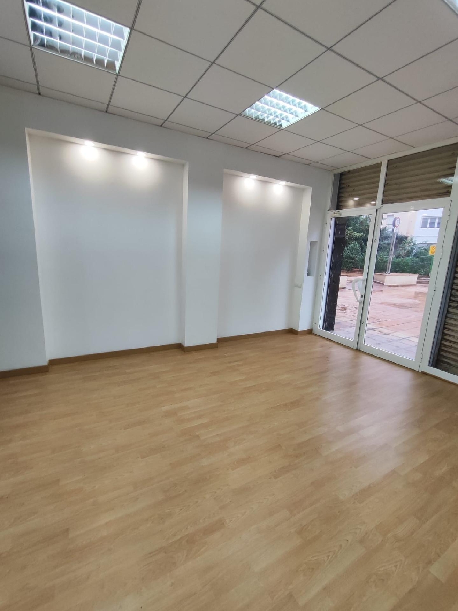 till salu lokal Barriada Les Tres Creus Bages 3