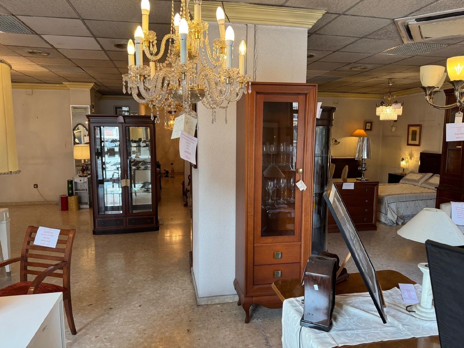  till salu lokal Barrio De Granada Alacantí 5