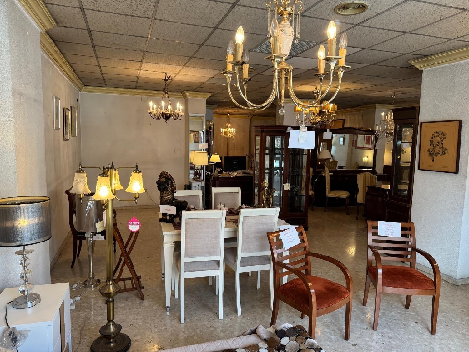  till salu lokal Barrio De Granada Alacantí 7