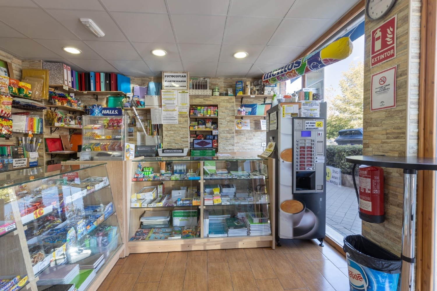  en venta local Barrio De Granada Alacantí 8