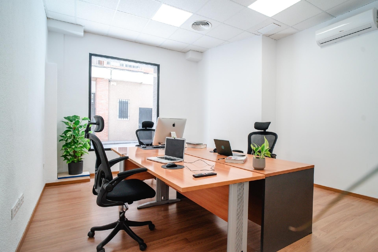 for sale commercial premise Barrio De Granada Alacantí 2