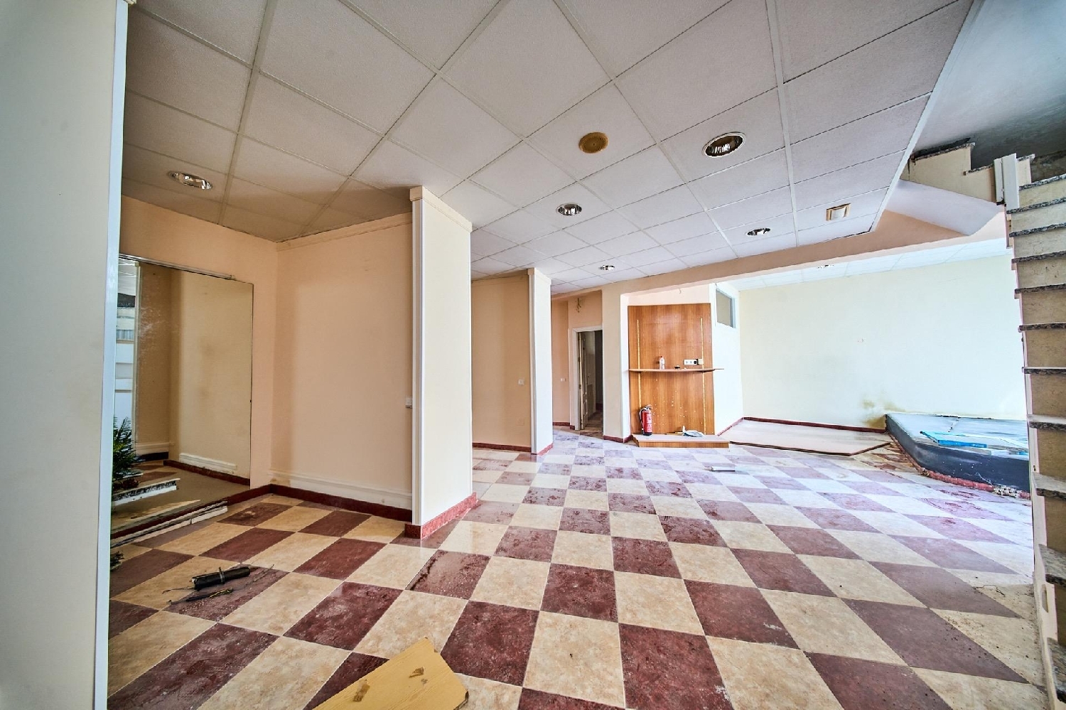  till salu lokal Baza Baza 3