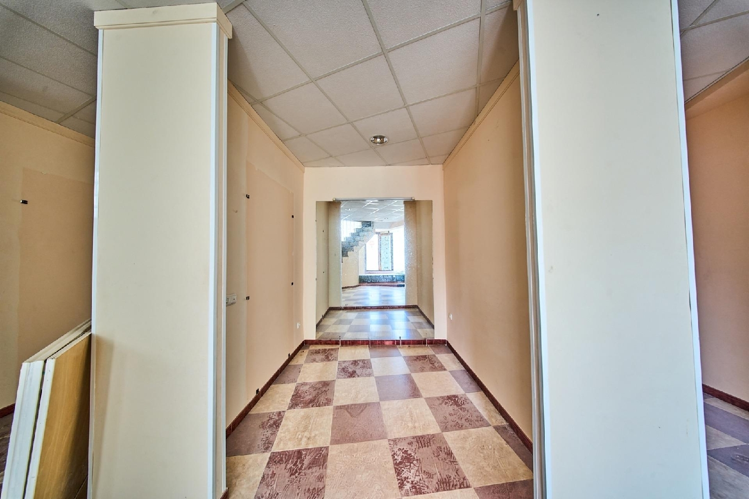  till salu lokal Baza Baza 5