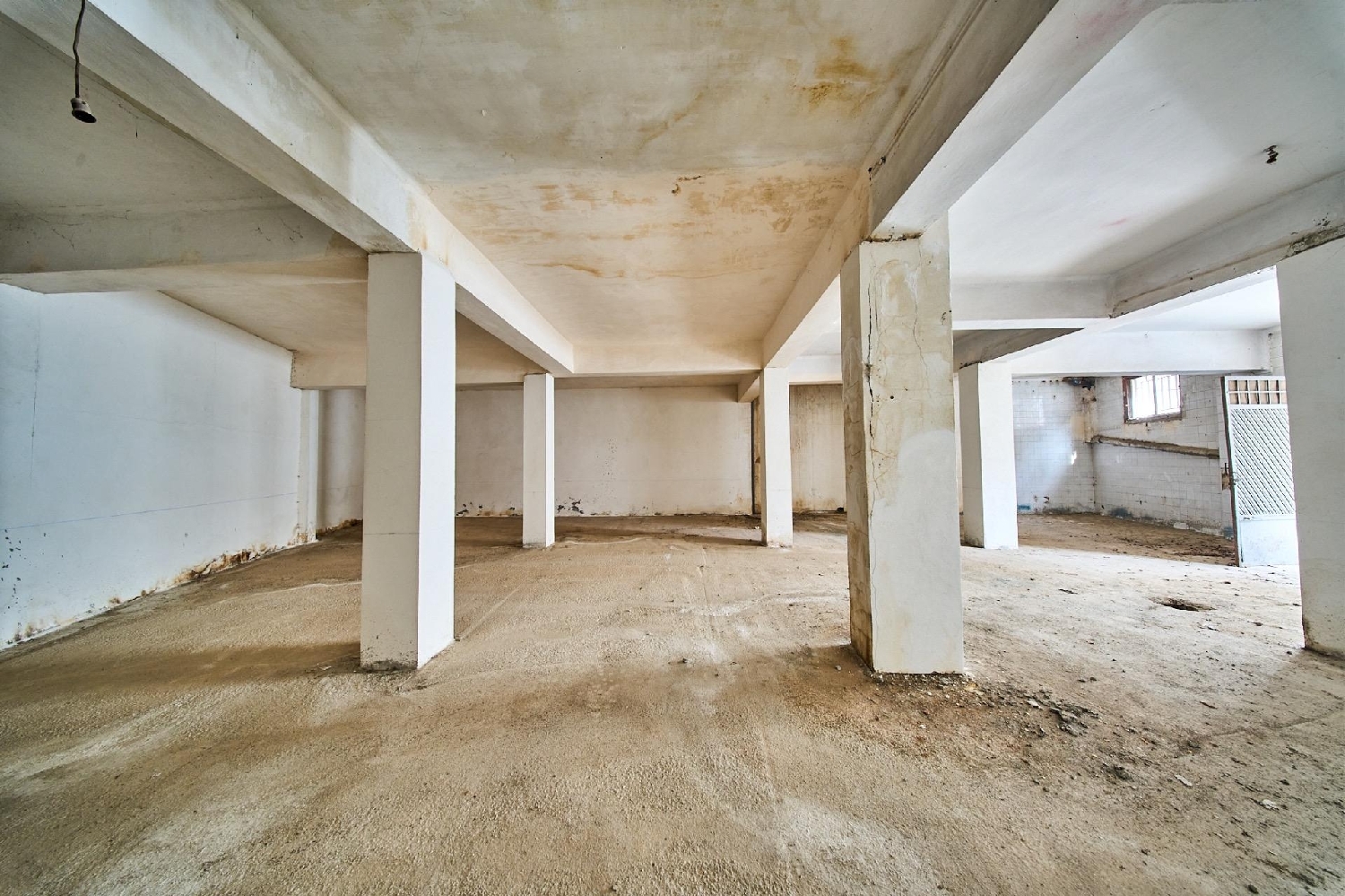  till salu lokal Baza Baza 4