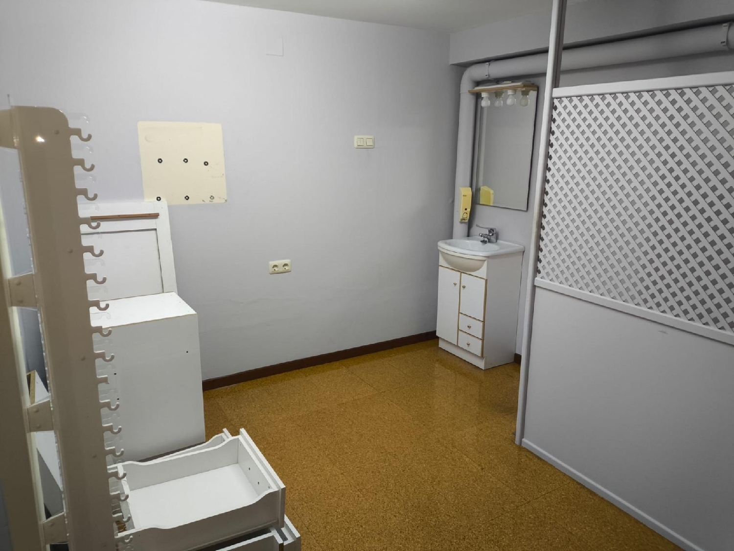  for sale commercial premise Carballo Bergantiños 8