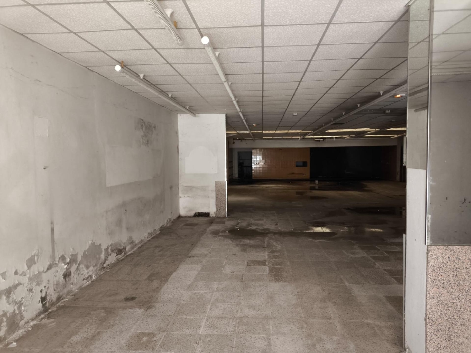  en venta local Carballo Bergantiños 5