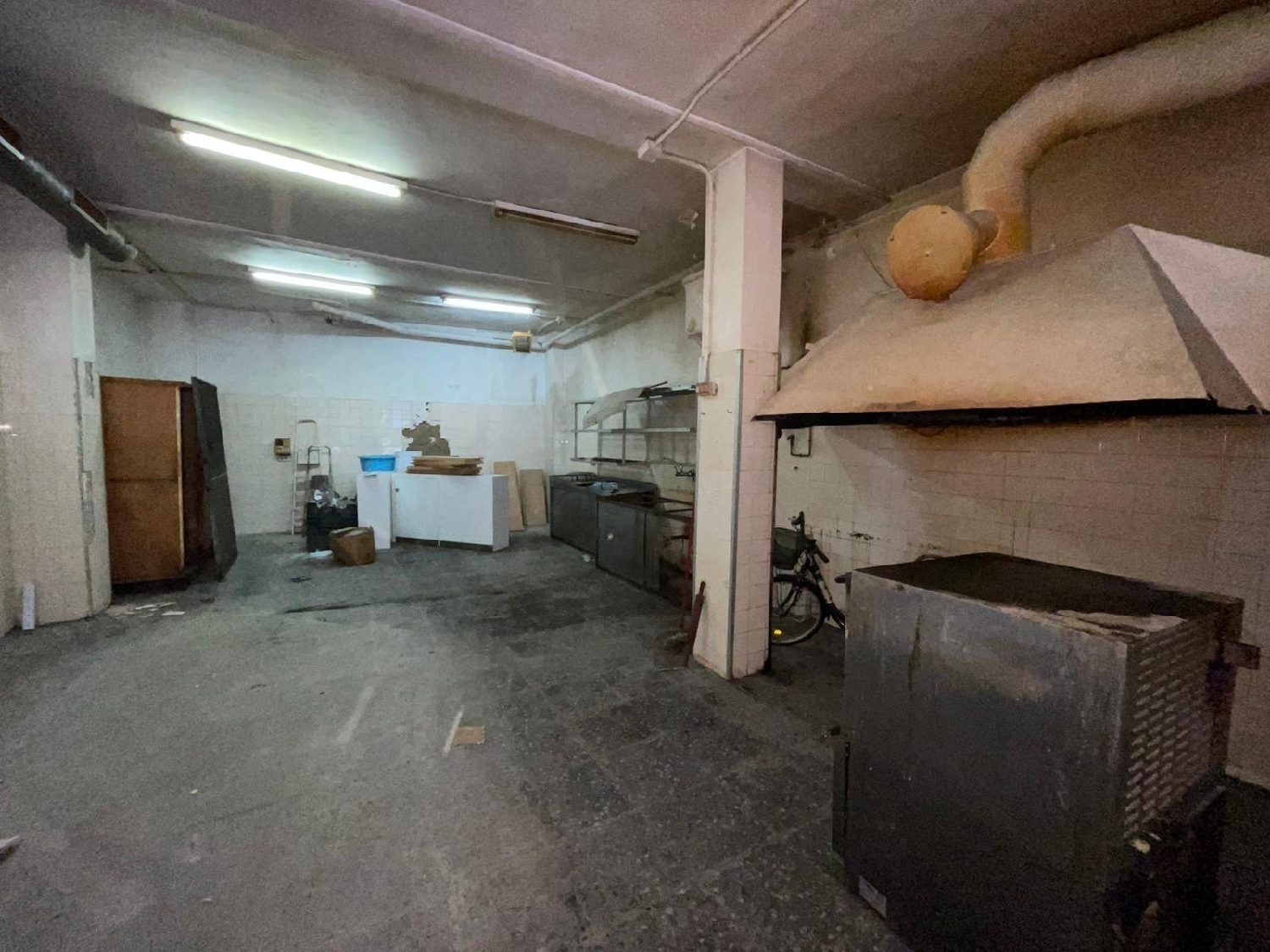  à vendre local commercial Cheda Arzúa 1