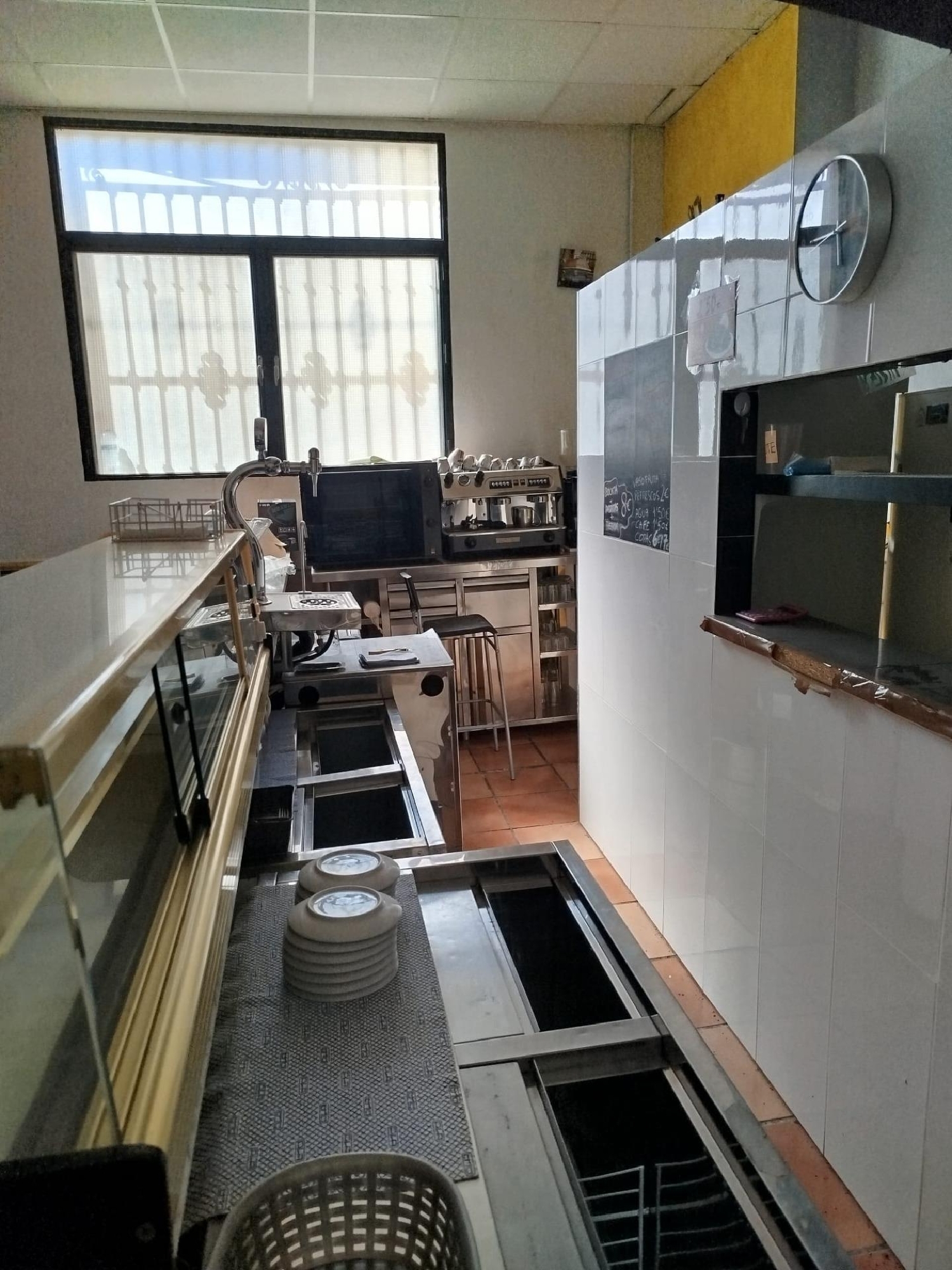  en venta local La Cala Del Moral Axarquía 4