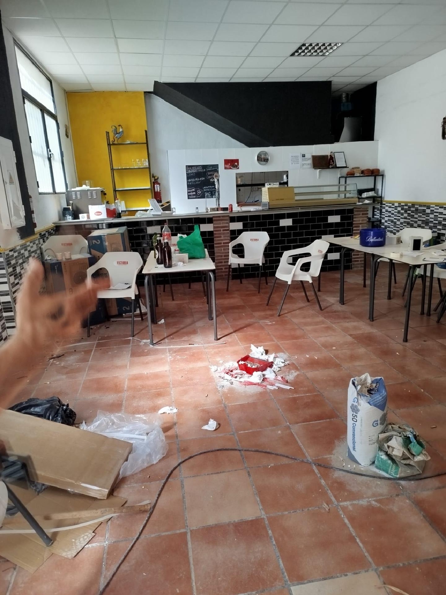  en venta local La Cala Del Moral Axarquía 1