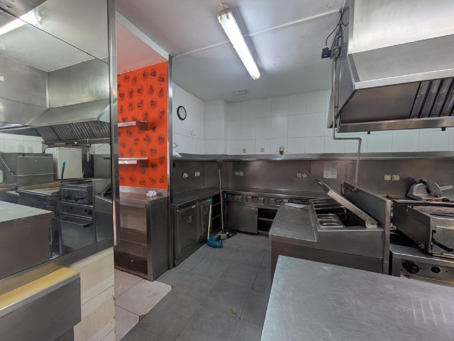 à vendre local commercial L'hospitalet De Llobregat Centre Barcelonès 8